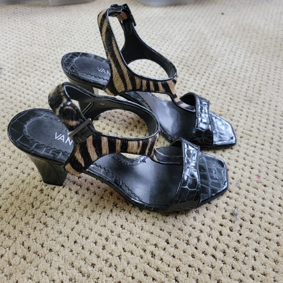 VanEli, 9M, Black crocco patent and zebra high, block heel sandal - Picture 2 of 4